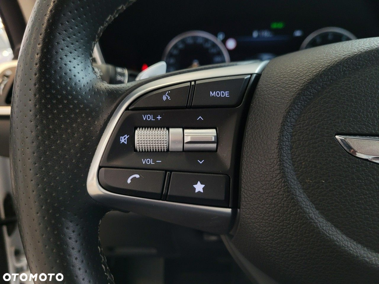Genesis G70 - 19