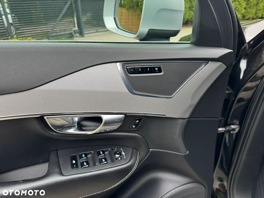 Volvo XC 90 D5 AWD Geartronic RDesign - 40