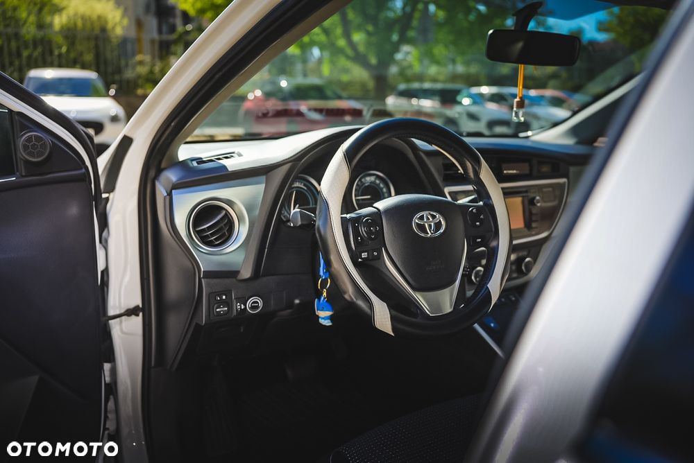 Toyota Auris - 18
