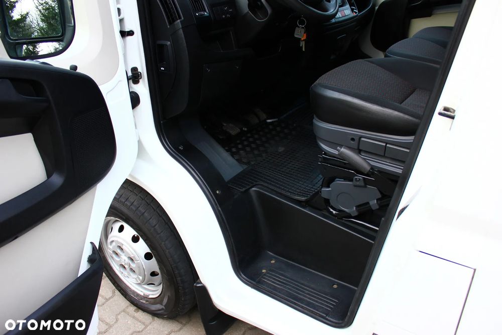 Peugeot BOXER 2.0 HDI 130KM BRYGADÓWKA 7 OSOBOWY +PAKA PEWNE AUTO VF23% - 13