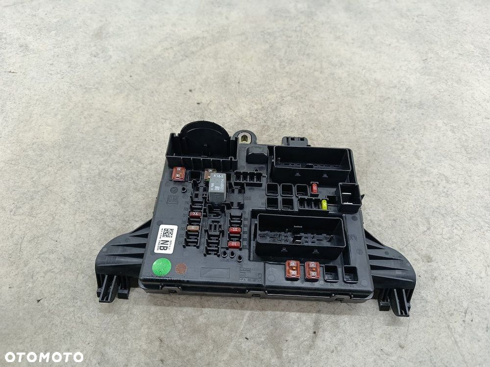 SKRZYNKA BEZPIECZNIKÓW OPEL INSIGNIA A 1327731801 125442-22609 2.0 CDTI - 1