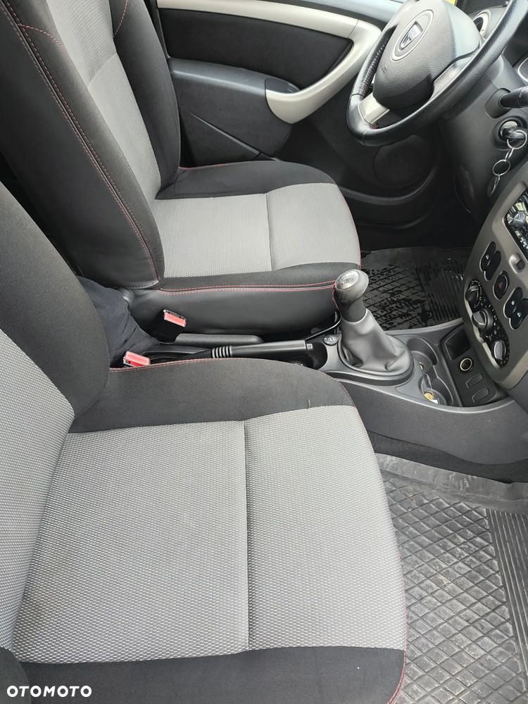 Dacia Duster 1.6 - 15