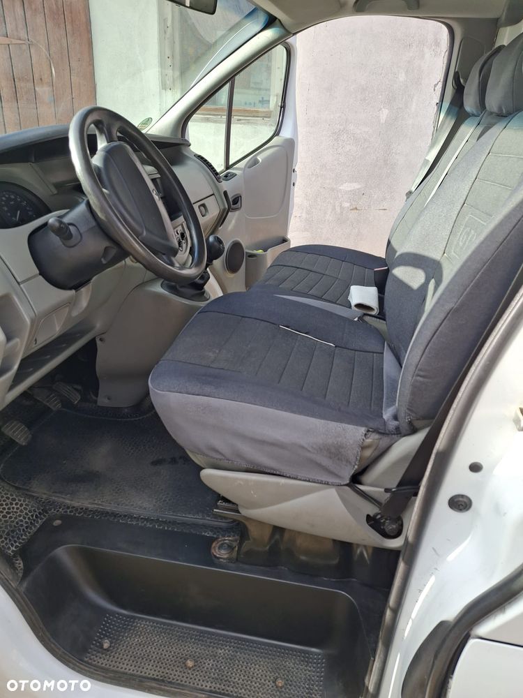 Renault Trafic - 12
