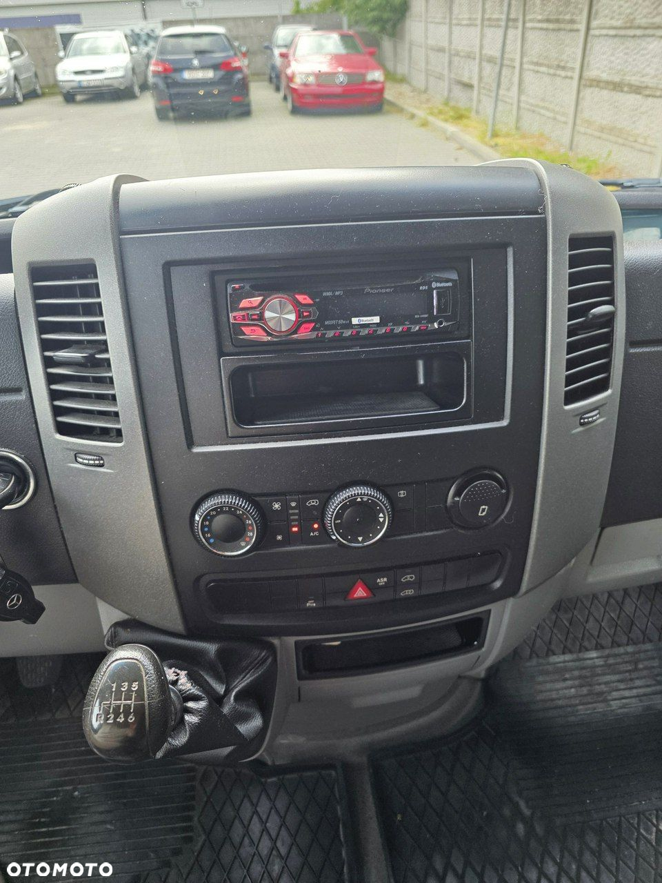 Mercedes-Benz Sprinter - 15