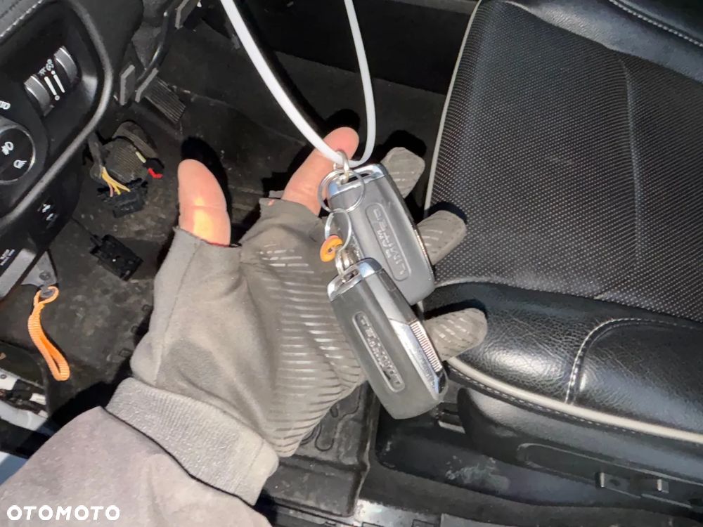 RAM 1500 Crew Cab Shortbed Limited - 10