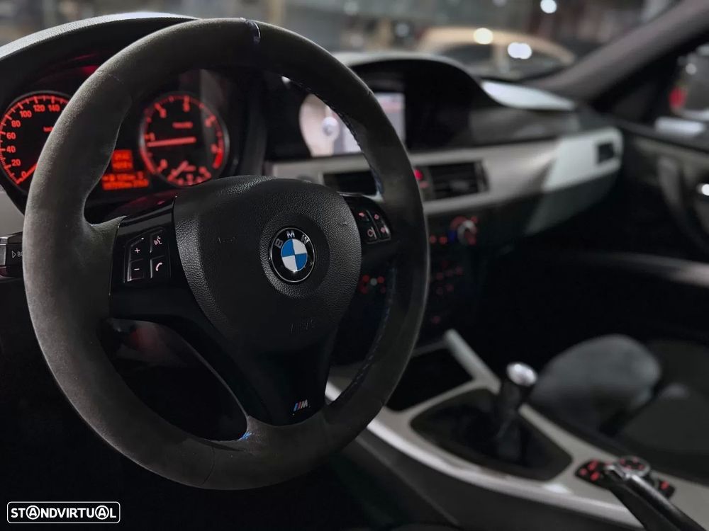 BMW 318 d Pack M - 26