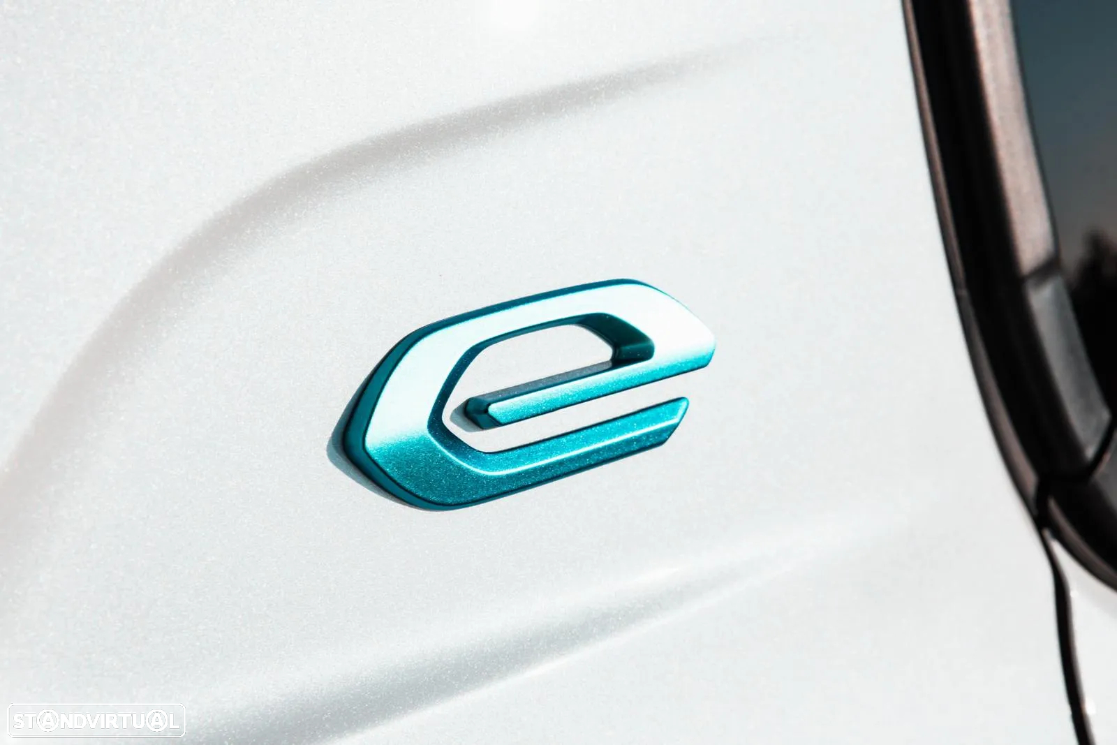 Peugeot e-208 50 kWh GT Pack - 12