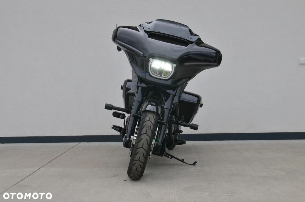 Harley-Davidson Touring Street Glide - 13