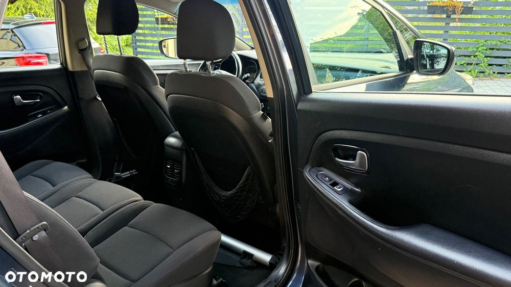 Kia Carens 1.6 GDI Dream Team Edition - 27
