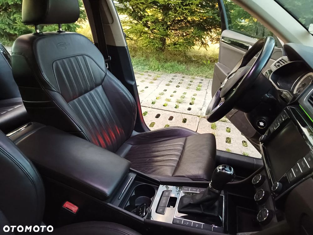 Skoda Superb 2.0 TDI L&K DSG - 12