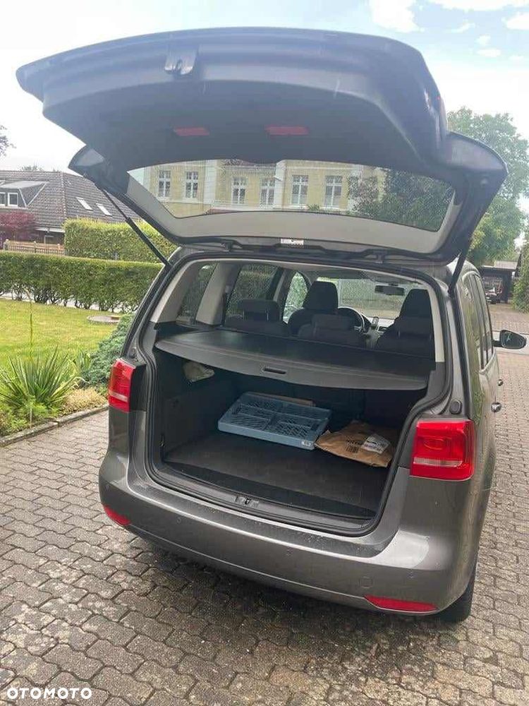 Volkswagen Touran - 5
