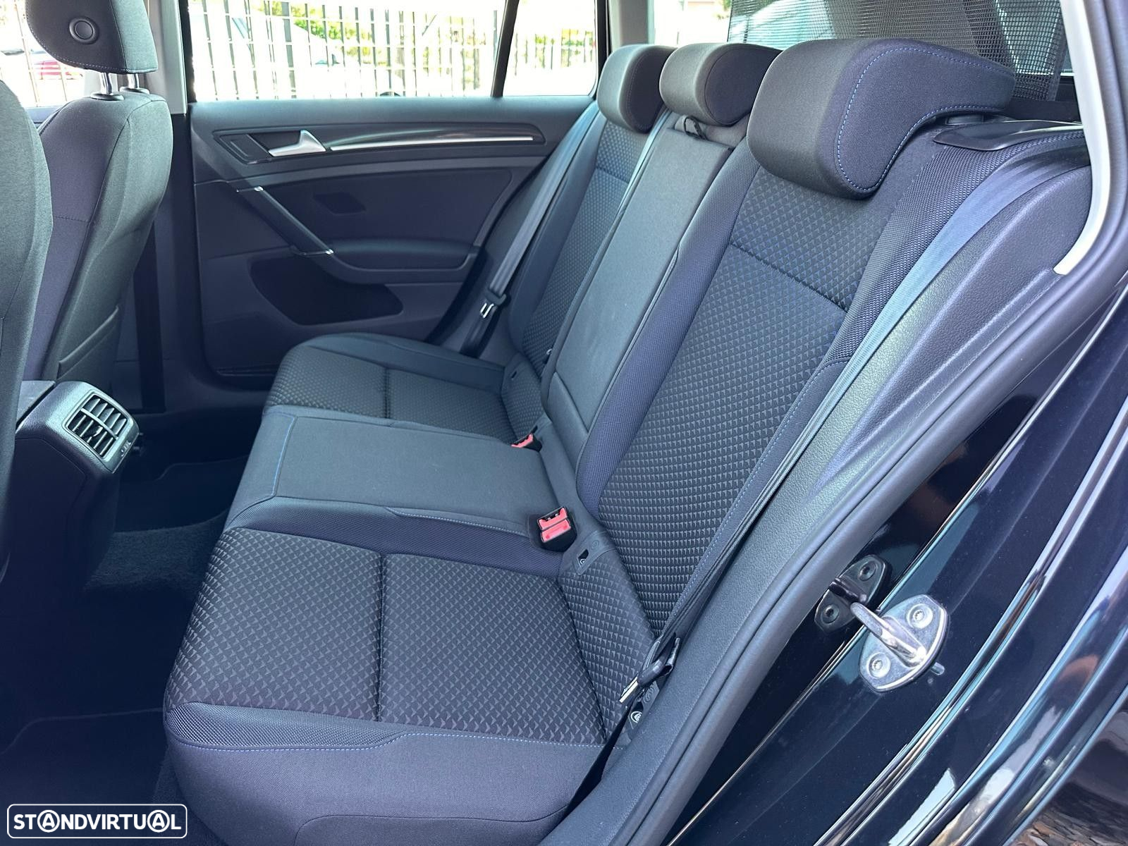 VW Golf Variant 2.0 TDI Highline DSG - 16