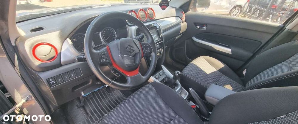 Suzuki Vitara - 8
