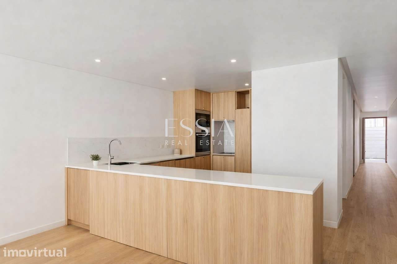Moradia T4 Triplex com Terraço e Piscina no centro de Matosinhos - Grande imagem: 3/28