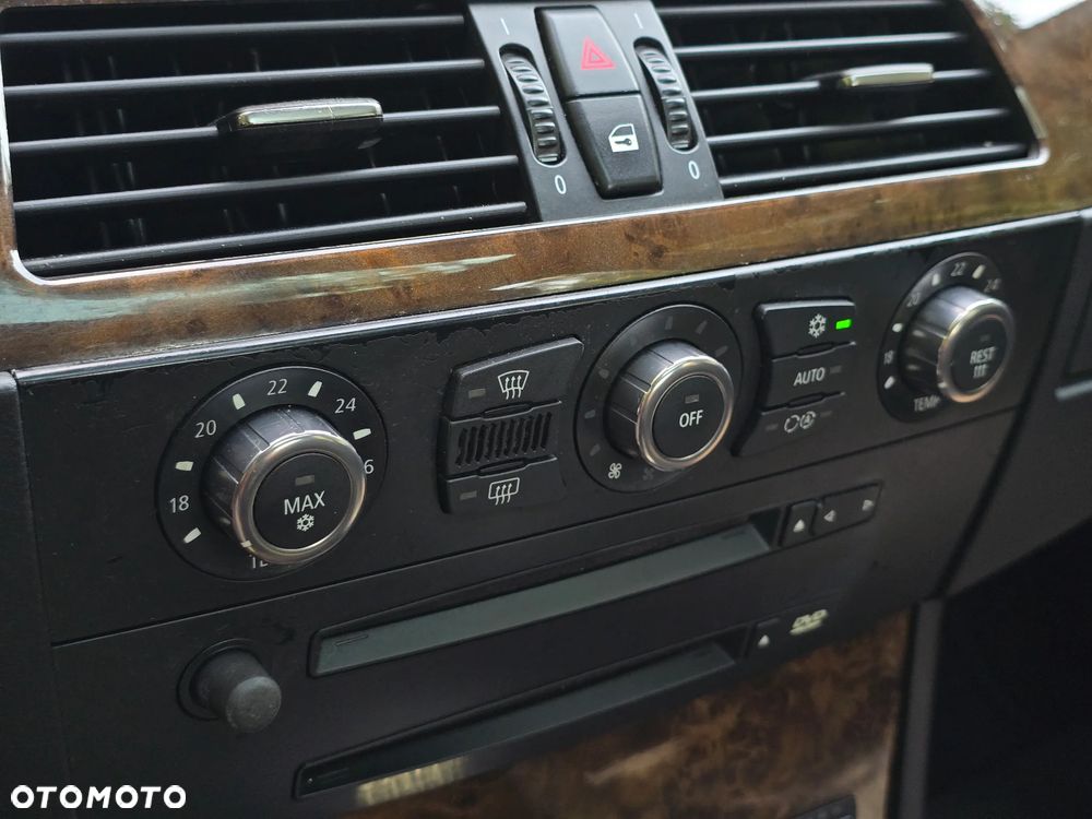 BMW Seria 5 525i - 35