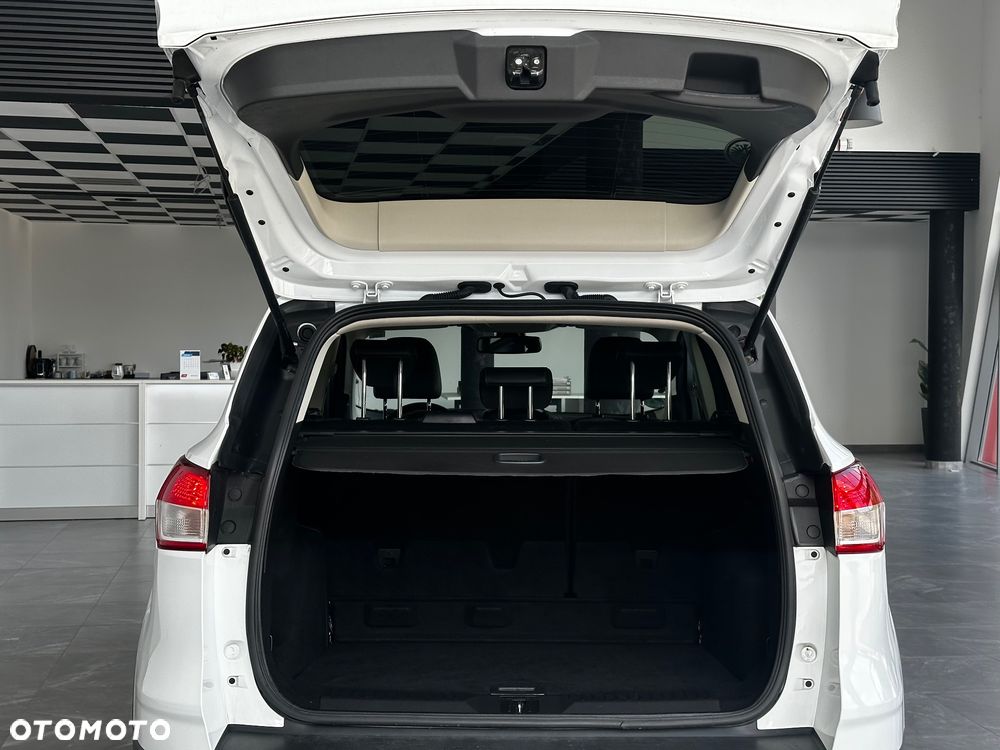 Ford Kuga - 13