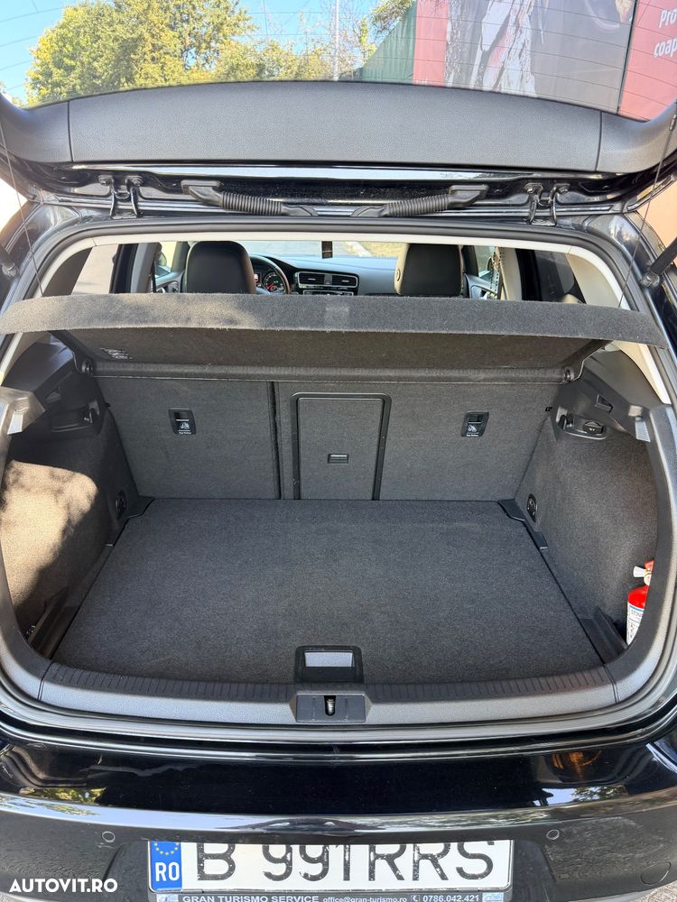 Volkswagen Golf - 27