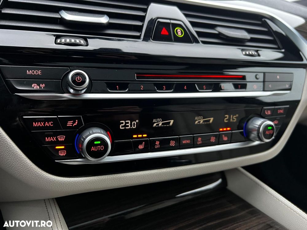 BMW Seria 5 520d xDrive AT - 16