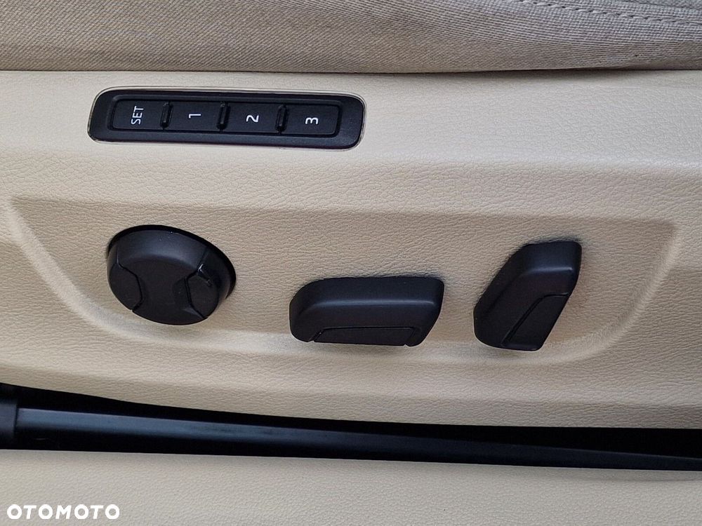 Skoda Superb 2.0 TDI SCR Style DSG - 19