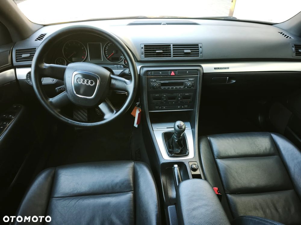 Audi A4 Avant 2.0 T FSI quattro - 11