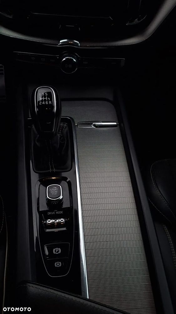Volvo XC 60 D3 R-Design - 9