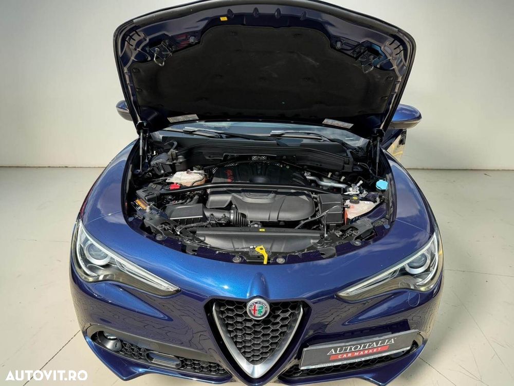 Alfa Romeo Stelvio - 16