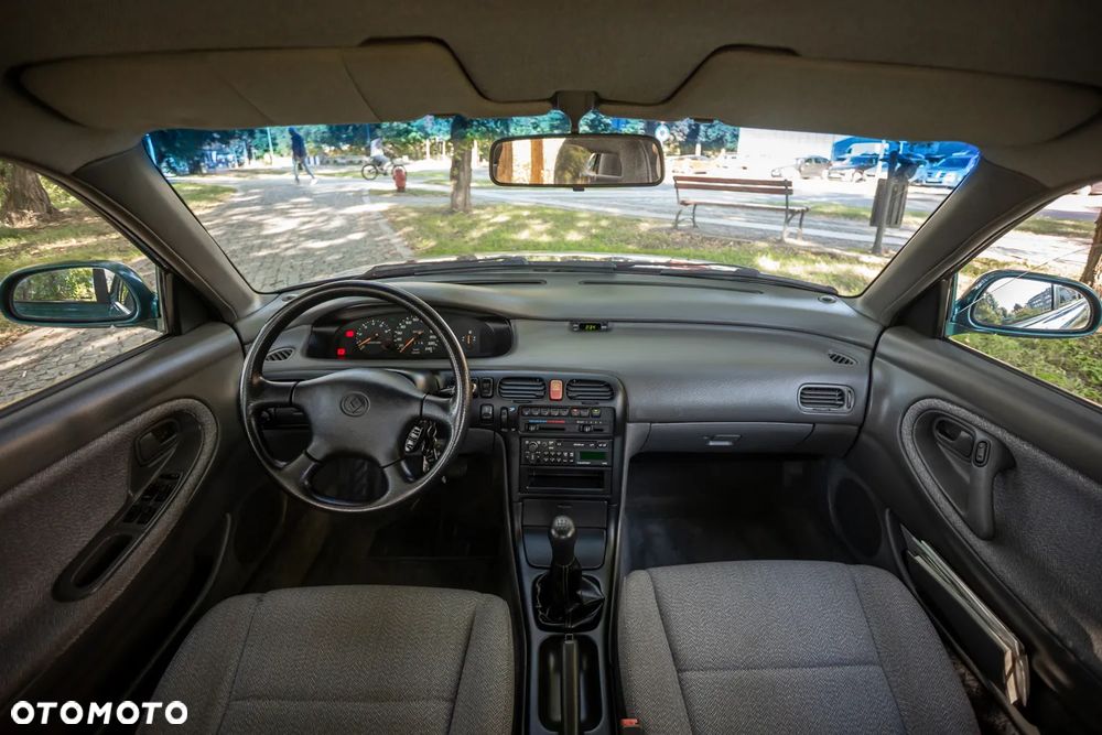 Mazda 626 2.0 GLE - 8