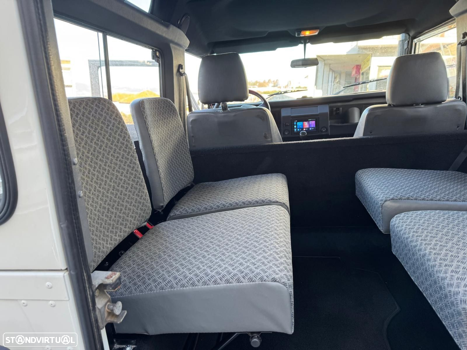 Land Rover Defender 90 2.5 TD5 Metal Top - 13