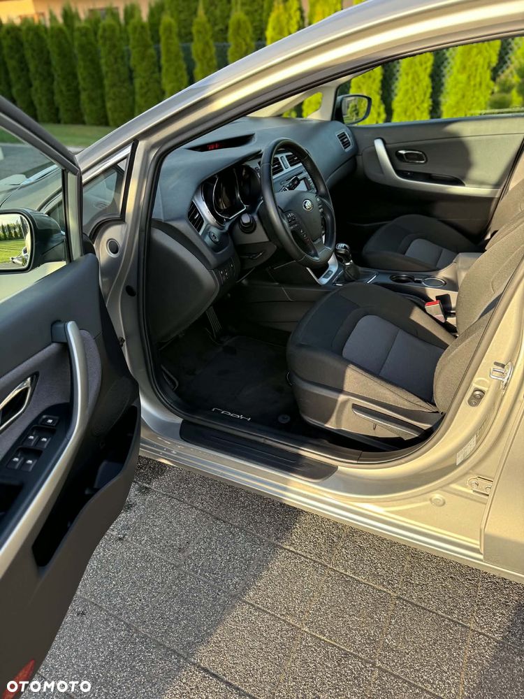 Kia Ceed - 8
