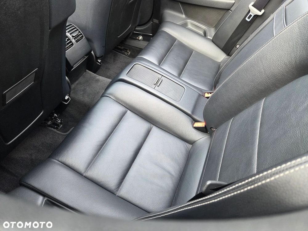 Mercedes-Benz Klasa E ver-e--klasse-cabrio-avantgarde - 16