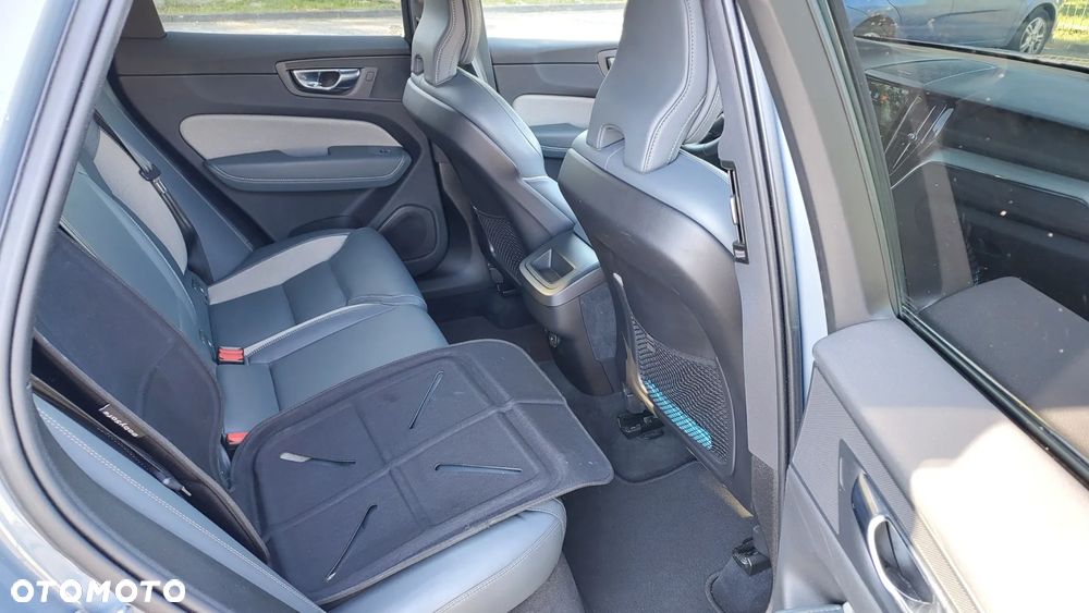Volvo XC 60 D4 AWD R-Design - 14