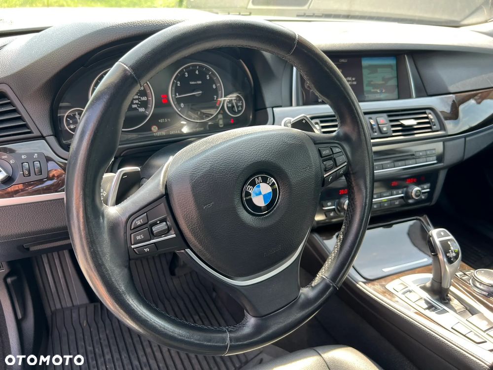 BMW Seria 5 528i xDrive Sport-Aut Luxury Line - 17
