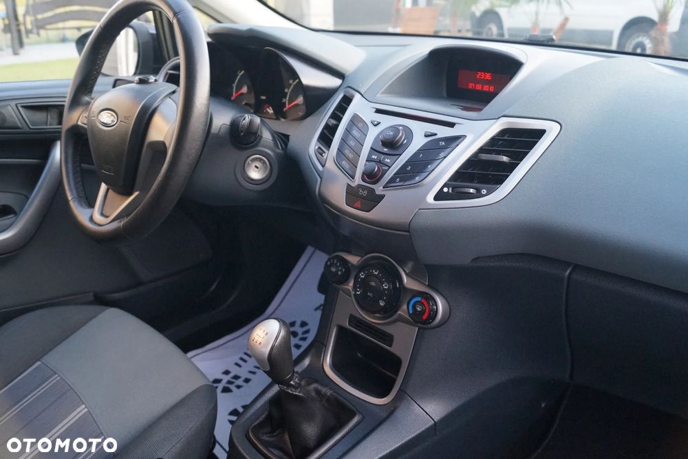 Ford Fiesta 1.25 Champions Edition - 10