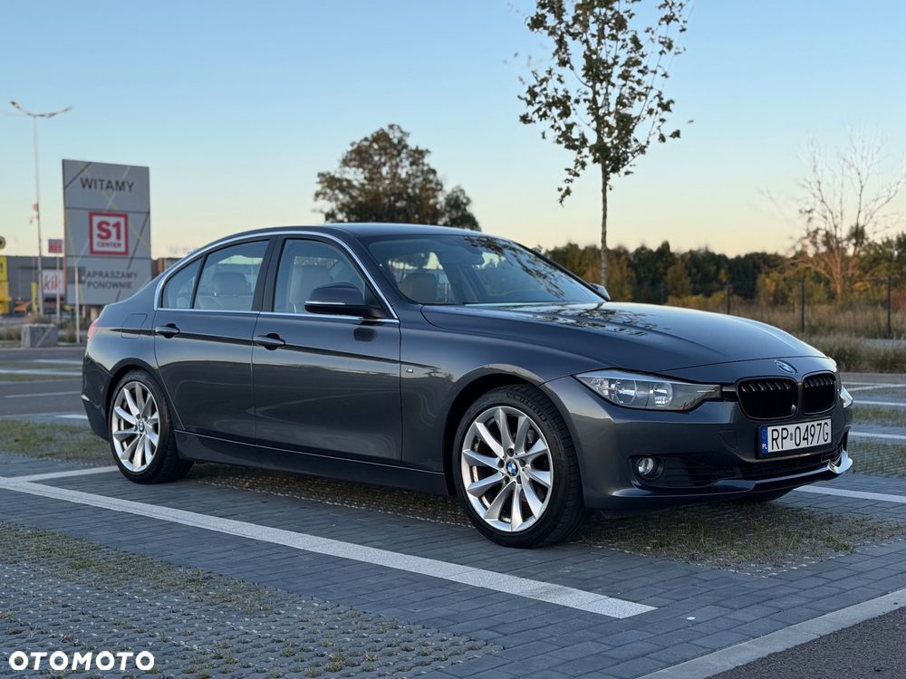 BMW Seria 3 320i - 6