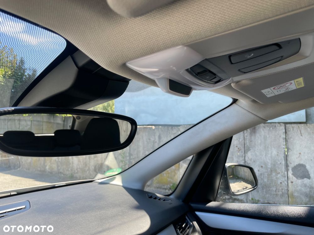 BMW Seria 2 218i - 33