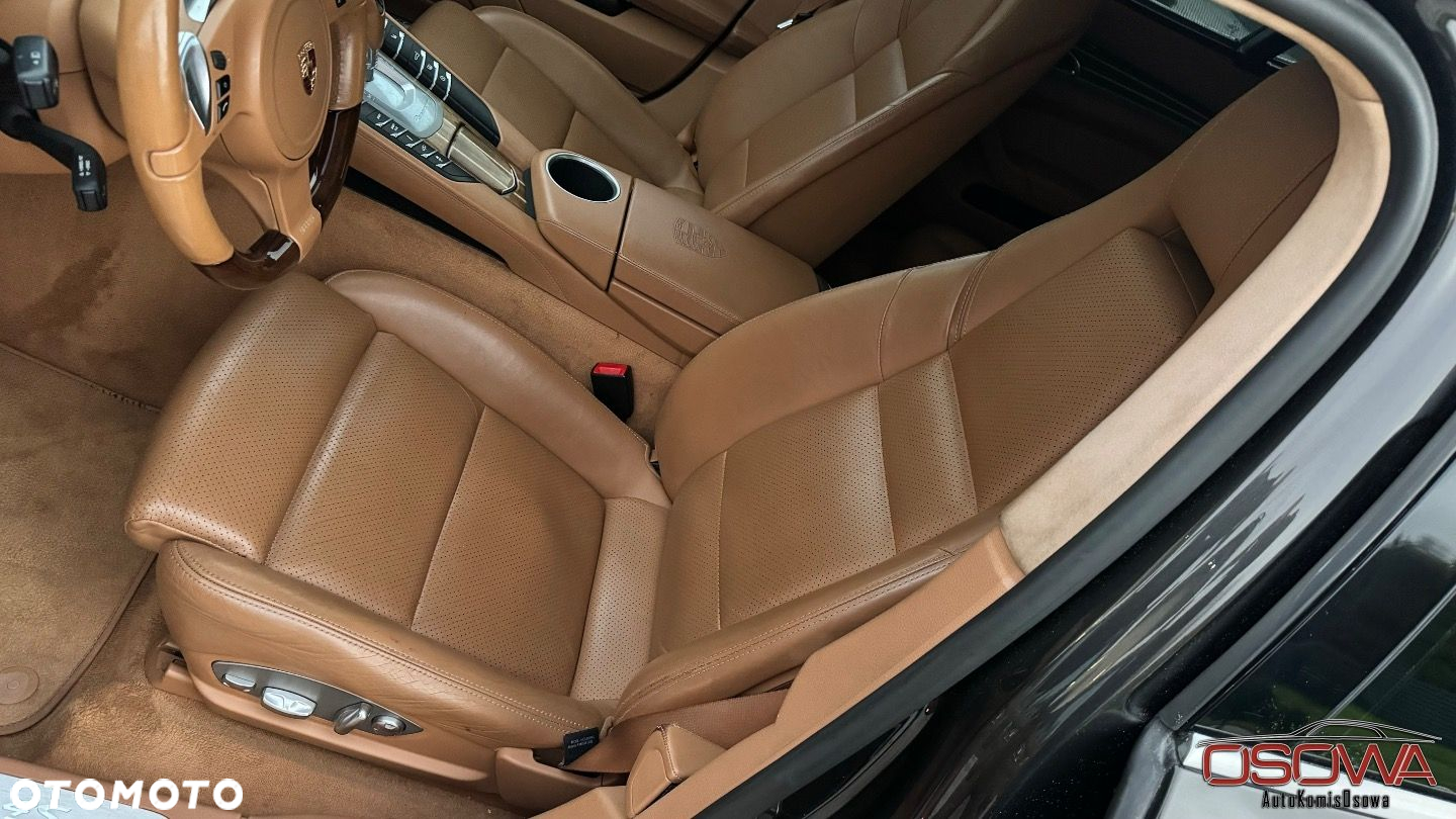 Porsche Panamera Turbo PDK - 4