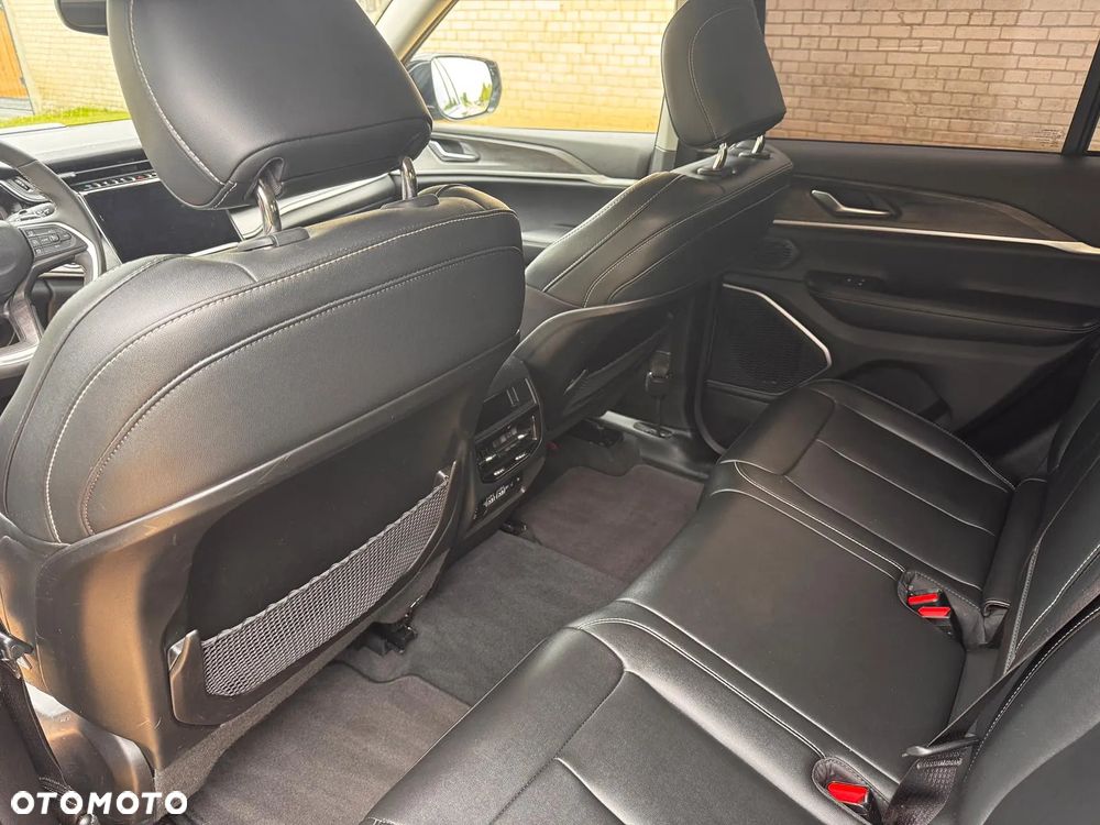 Jeep Grand Cherokee - 8