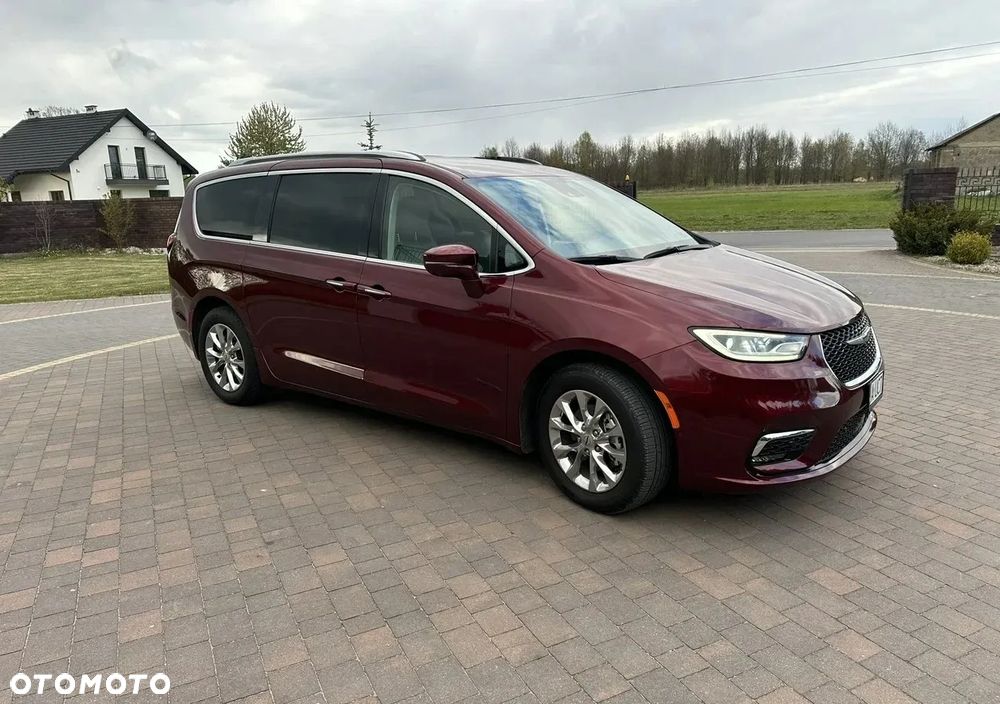 Chrysler Pacifica - 11
