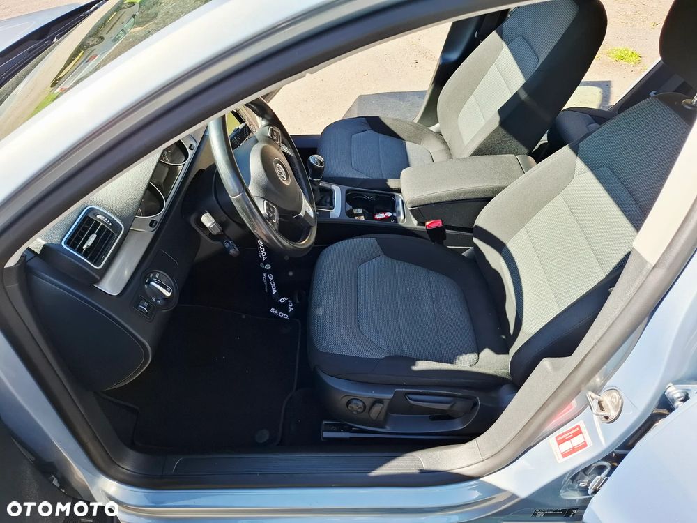 Volkswagen Passat 2.0 TDI BlueMotion Technology Comfortline - 15