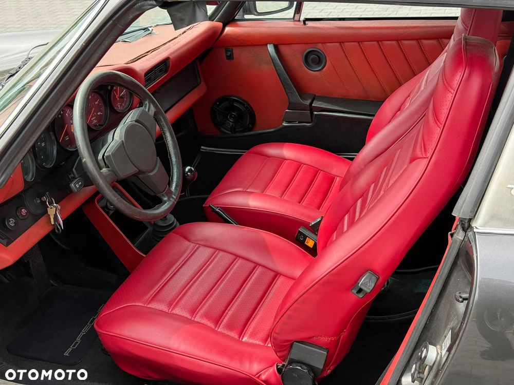 Porsche 911 - 16