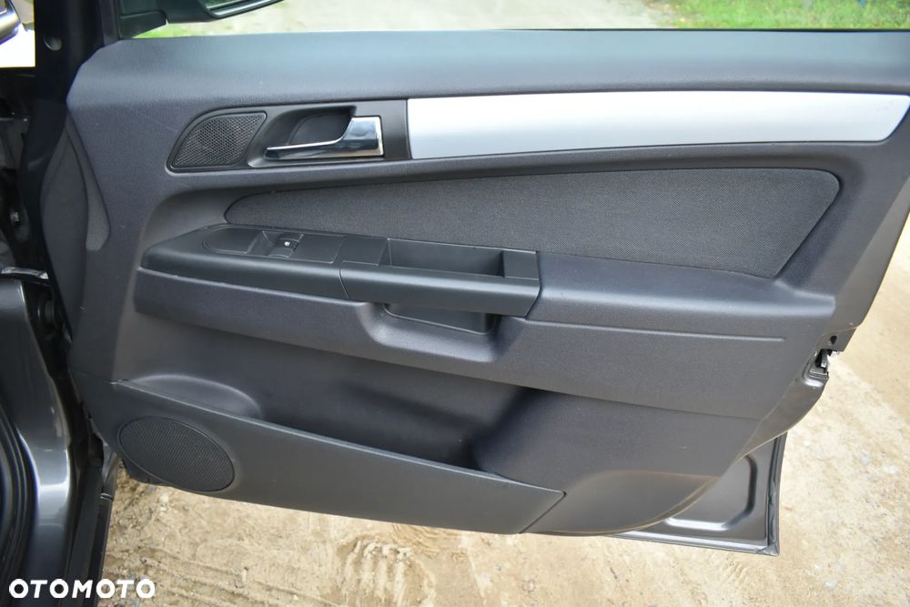 Opel Zafira 1.6 Enjoy - 15