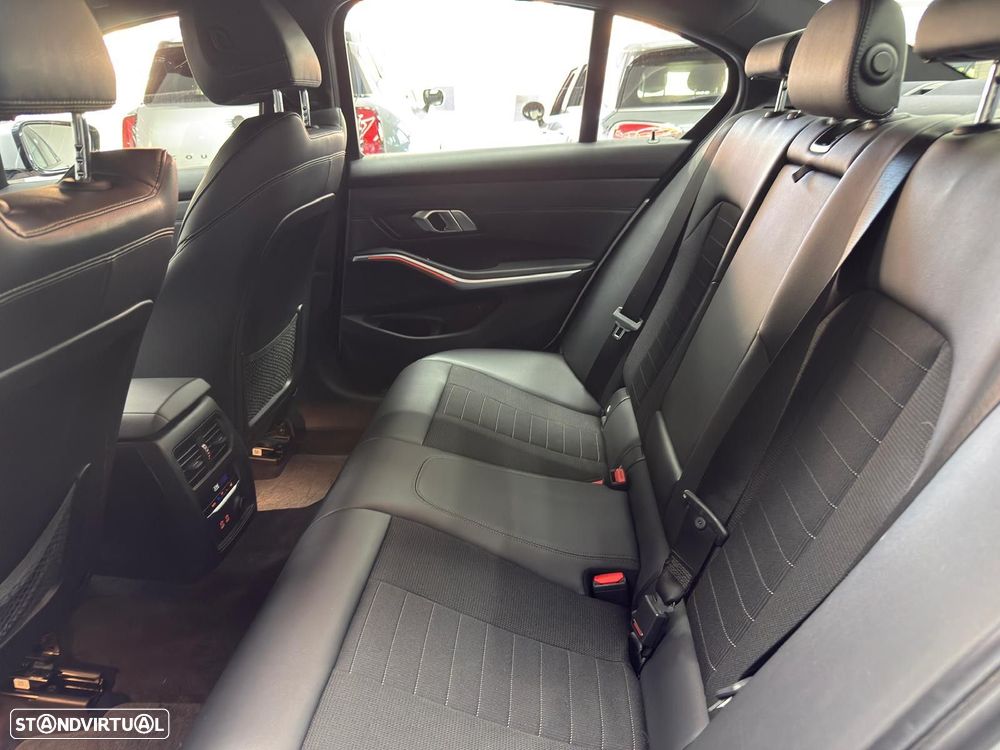 BMW 318 d Line Sport Auto - 44