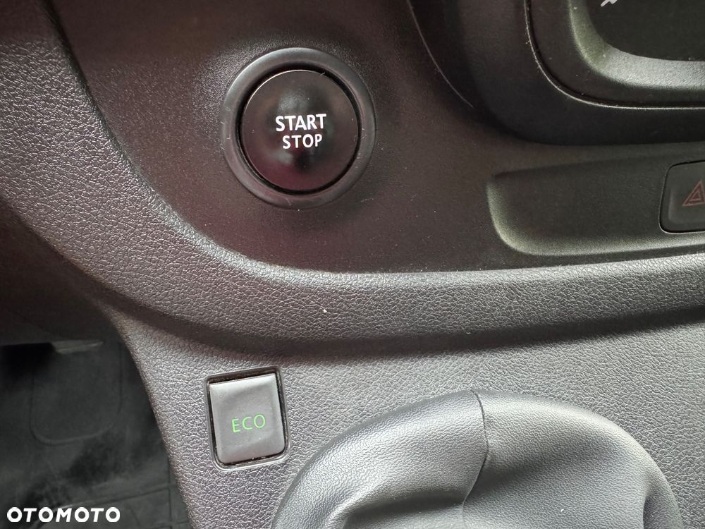 Renault Trafic - 25