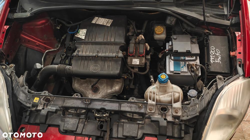 Fiat Grande Punto 2006 photo 2
