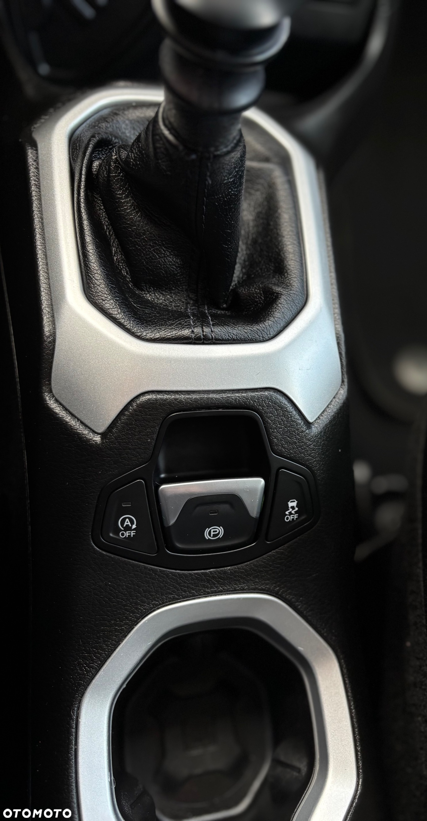 Jeep Renegade 1.4 MultiAir Limited FWD S&S - 25