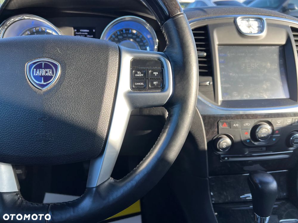 Lancia Thema 3.0 V6 CRD 24V Automatik Executive - 14