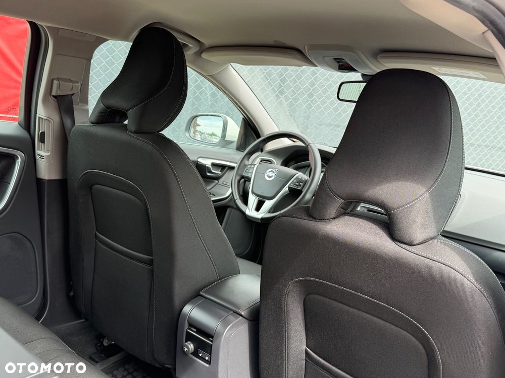 Volvo V60 D3 Drive-E Momentum - 10