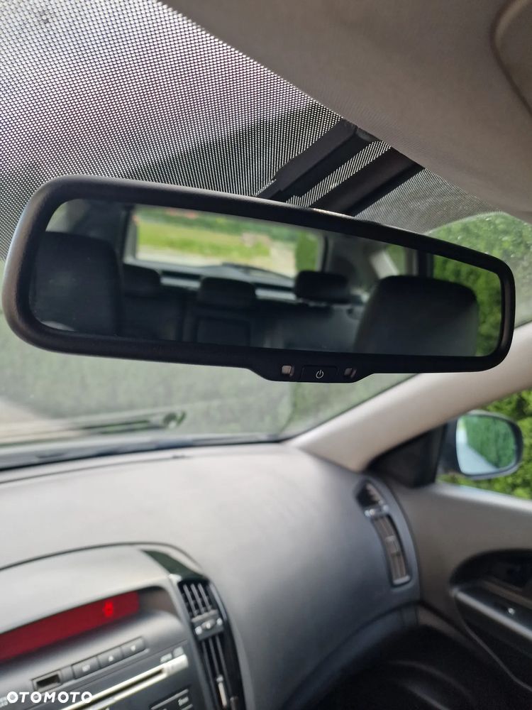 Kia Ceed 2.0 crdi Optimum + - 11