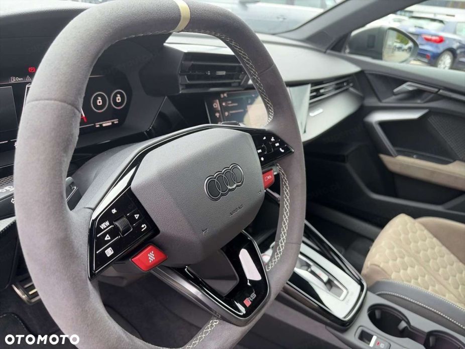 Audi RS3 Limousine TFSI Quattro S tronic - 9