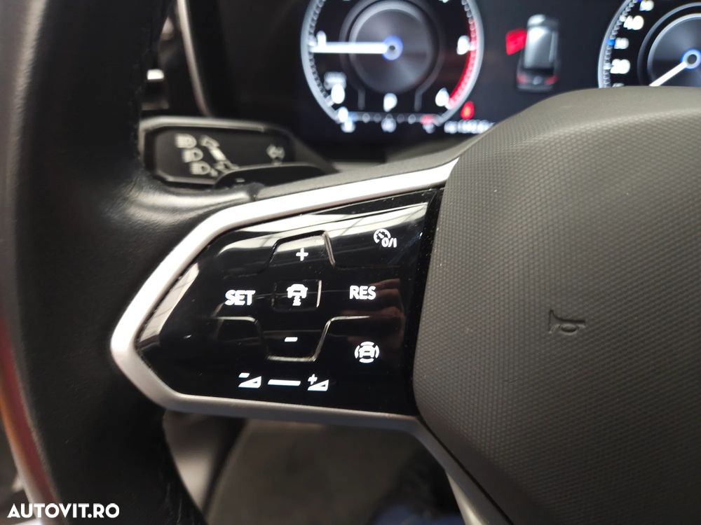 Volkswagen Touareg V6 TDI 4MOTION Elegance - 22